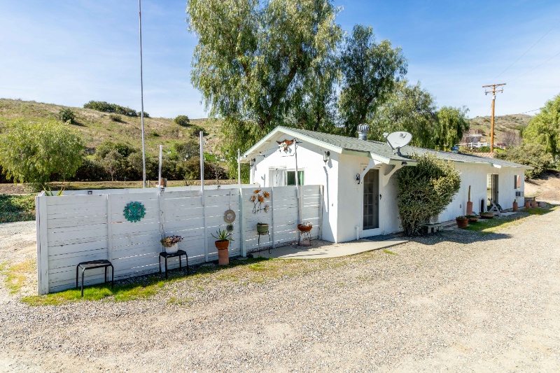 45491 Sage Rd - Photo 2 of 35