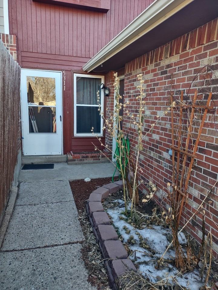 5311 Eastview St #NA - Photo 3 of 10