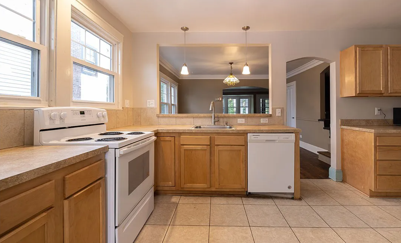 2296 S Overlook Rd #NA - Photo 3 of 8