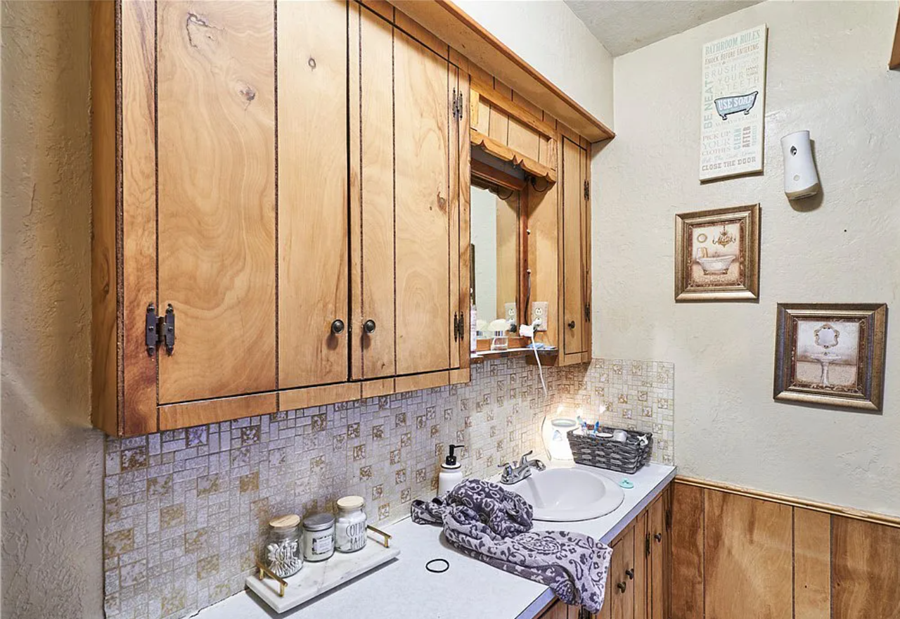 1986 E 124th Pl #NA - Photo 4 of 5