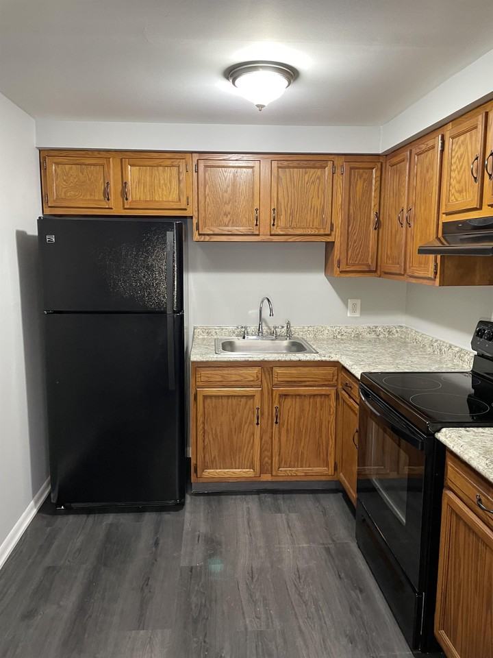 380 Minor StreetUnit 4 #380-4 - Photo 4 of 17