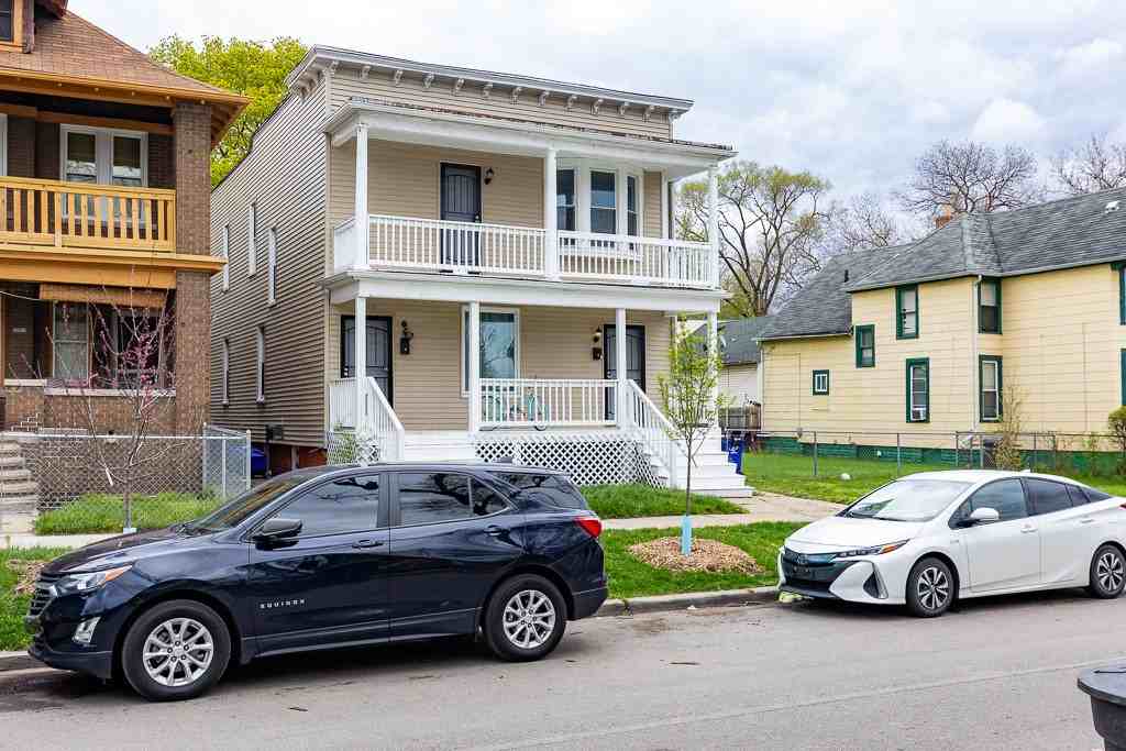 2000 Hubbard Street - Photo 2 of 39