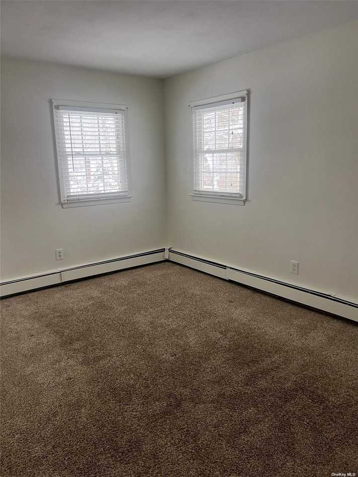 34 Holly Ln - Photo 3 of 14