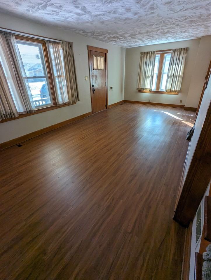 1317 Sw Plass Ave #1 - Photo 3 of 20