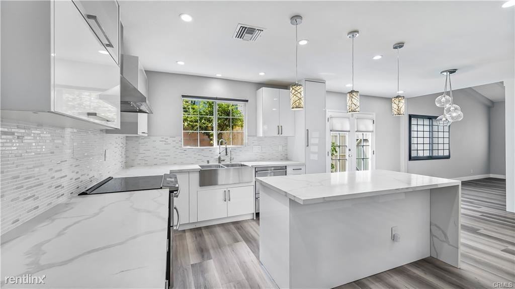 5902 Blairstone Dr - Photo 3 of 10