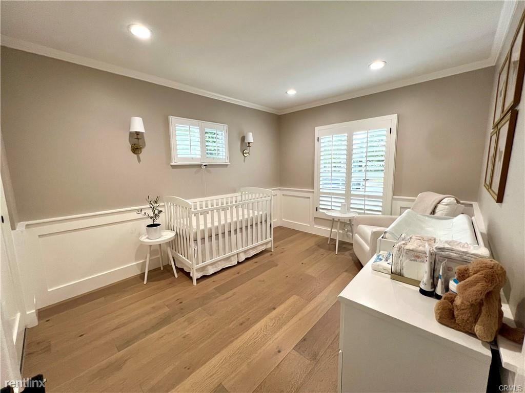 4321 Greenbush Ave - Photo 2 of 10