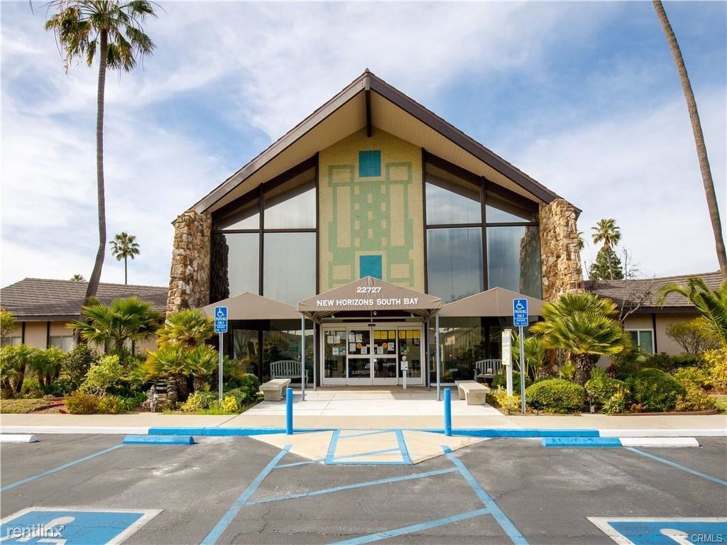 22953 Maple Ave #B - Photo 2 of 11