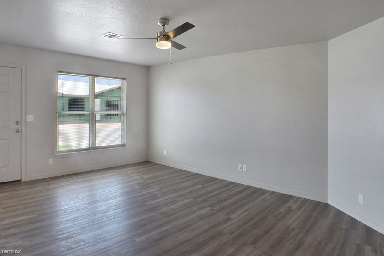 608 Ashland Ave - Photo 3 of 9