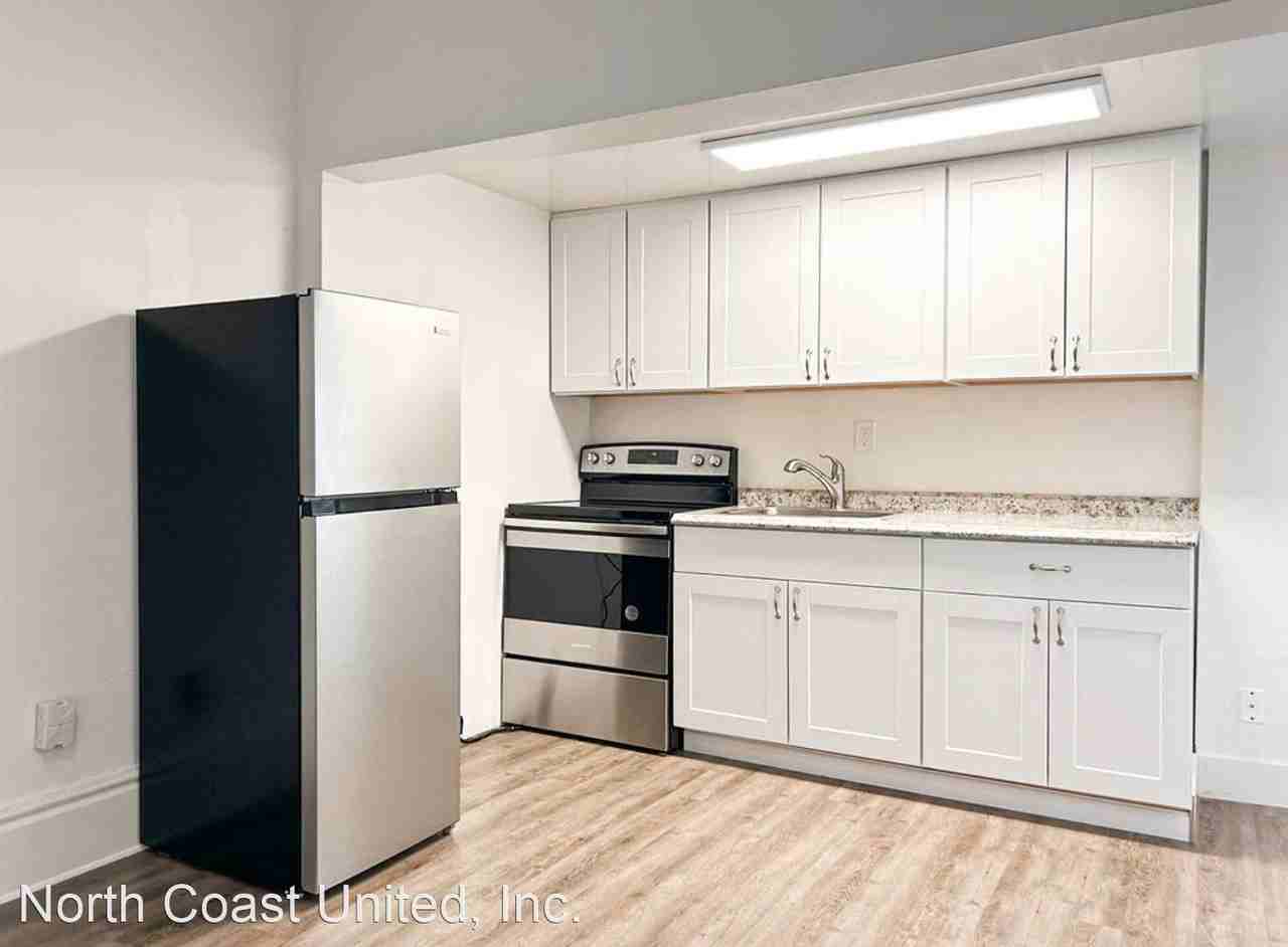 1227 23rd St - Photo 2 of 12