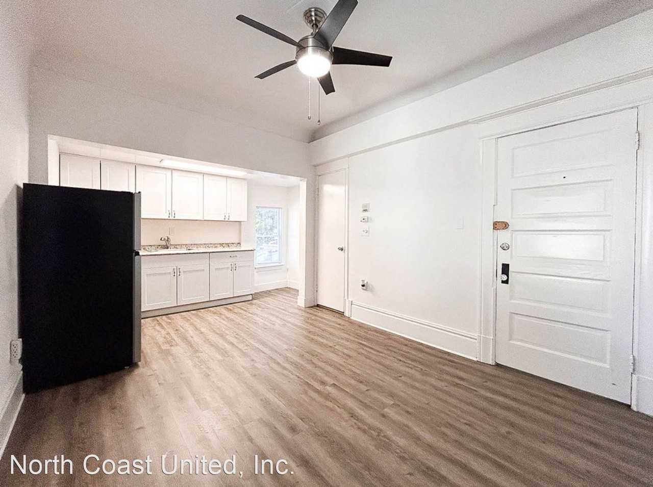 1227 23rd St - Photo 3 of 12