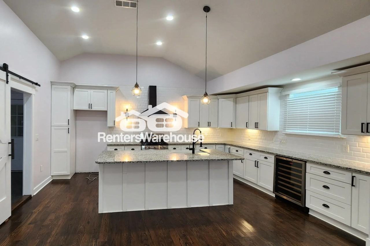 1898 Canterbury St - Photo 2 of 34