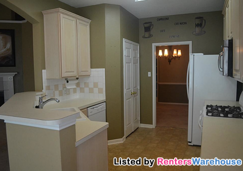 203 Cedar Lake Dr - Photo 3 of 13