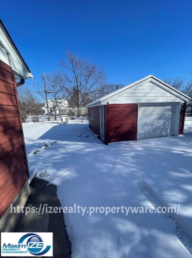 5542 Irving Ave N - Photo 2 of 13