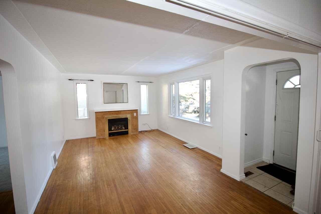 11583 80 Ave Nw - Photo 3 of 23