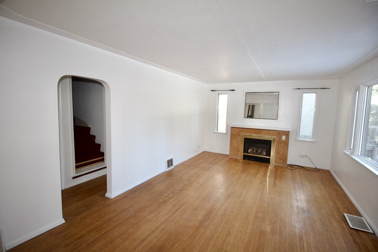 11583 80 Ave Nw - Photo 2 of 23