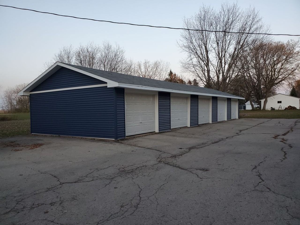 605 E. Pearl St - Photo 2 of 10