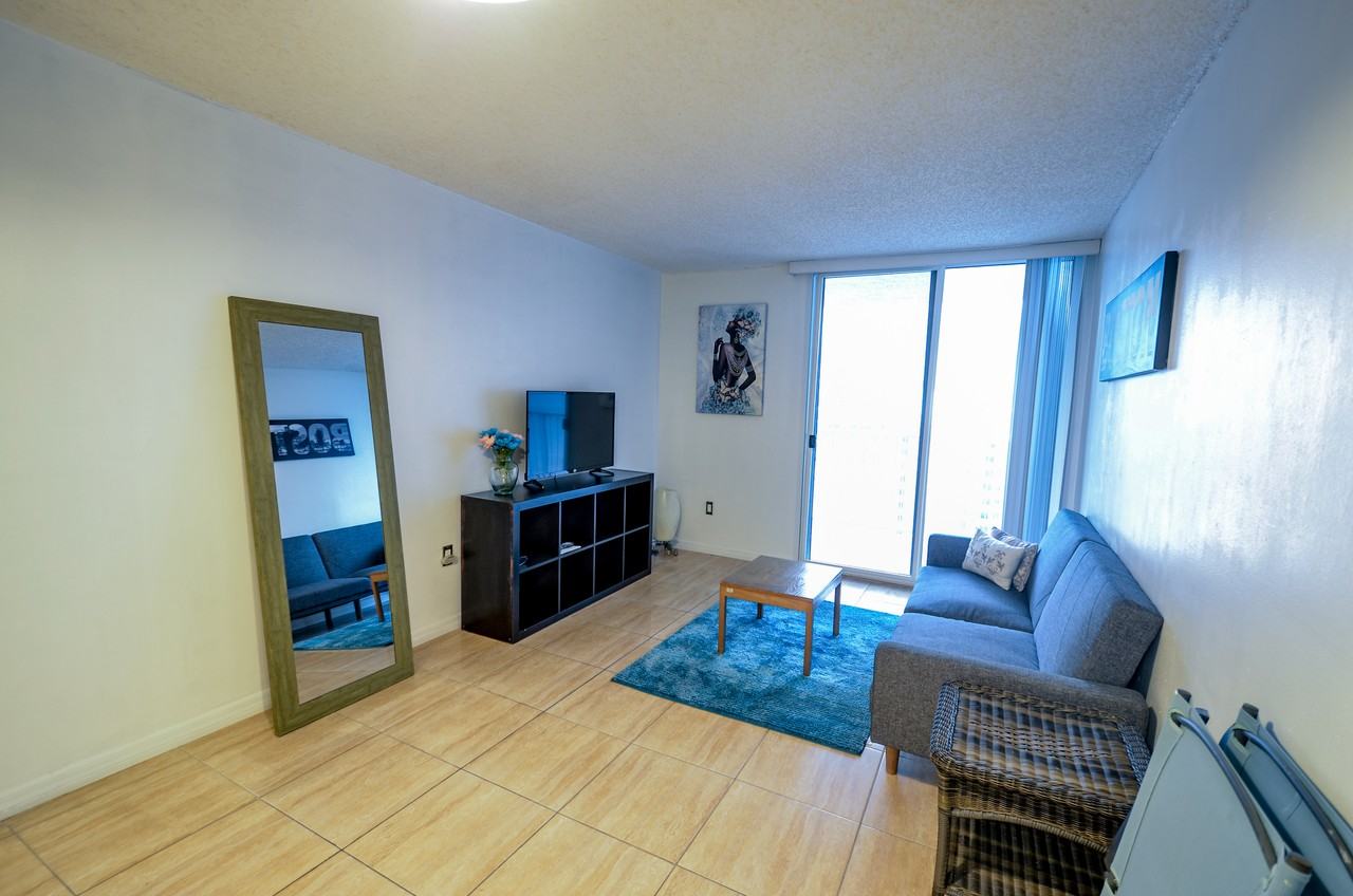 850 N Miami Ave - Photo 2 of 20