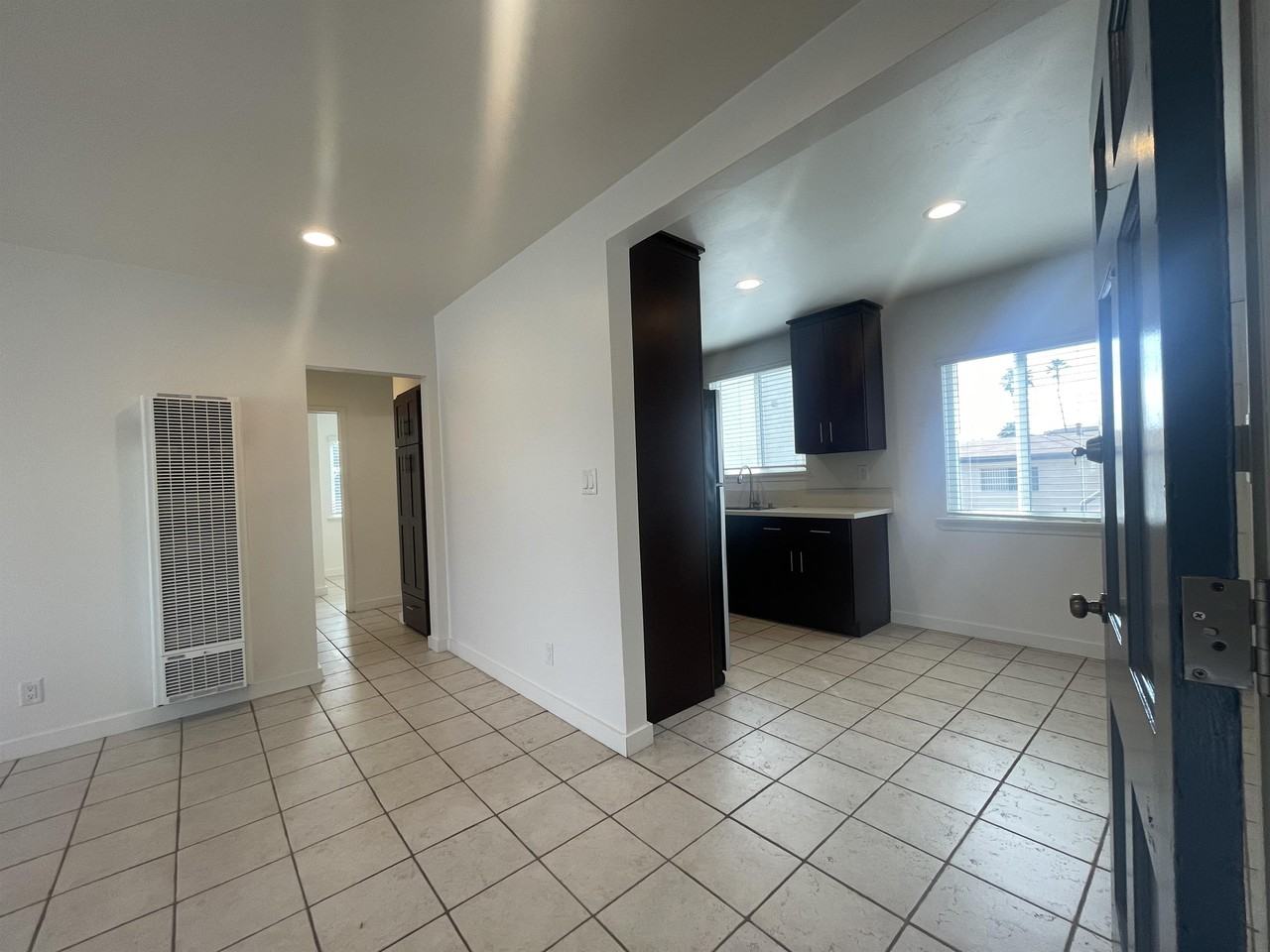 945 Thomas Ave #945 - Photo 2 of 36