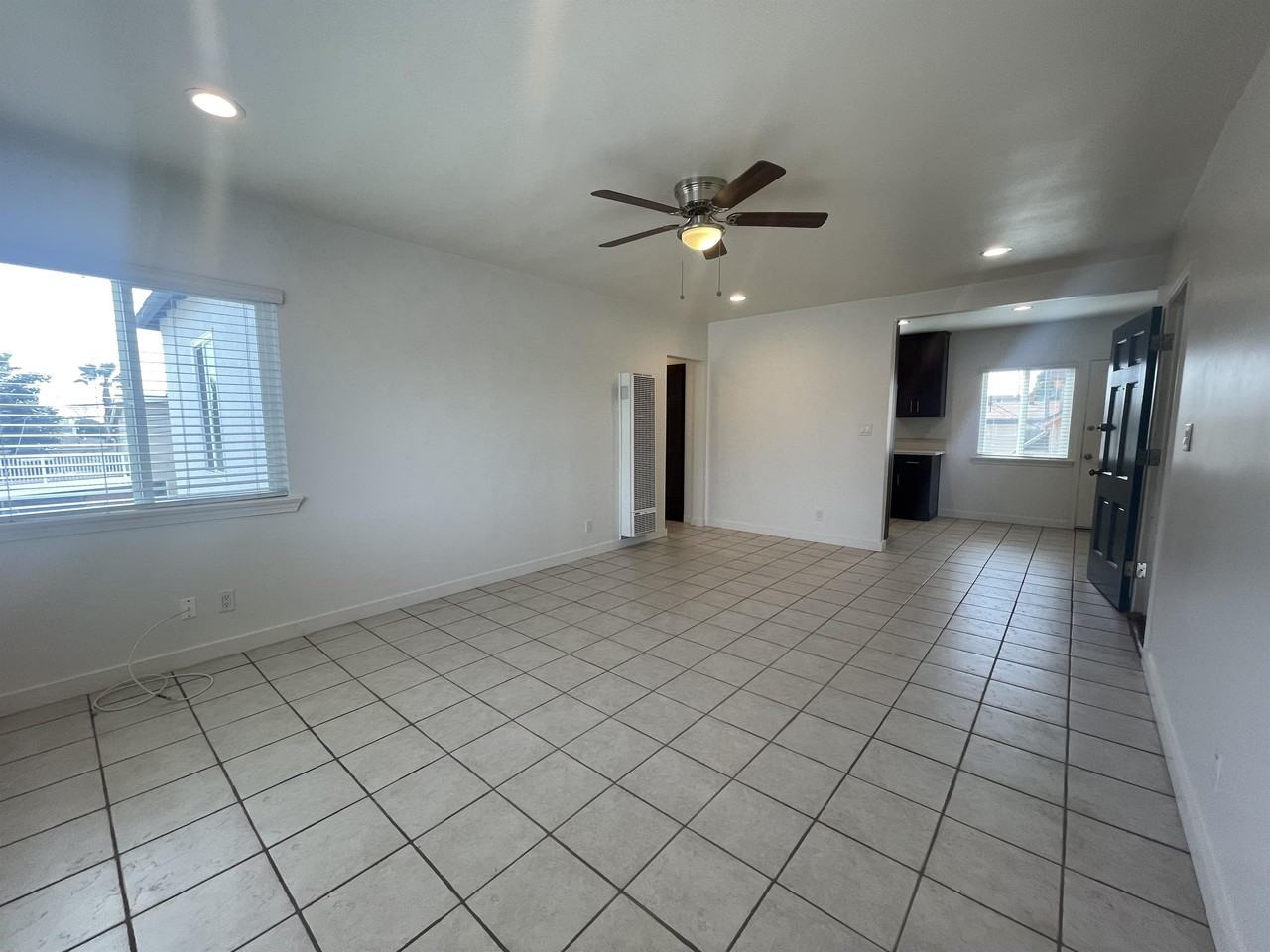 945 Thomas Ave #945 - Photo 3 of 36