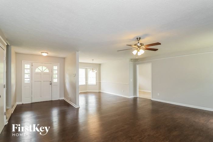 321 Bethel Dr - Photo 2 of 15