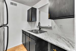 featured image of 818 Tharp St