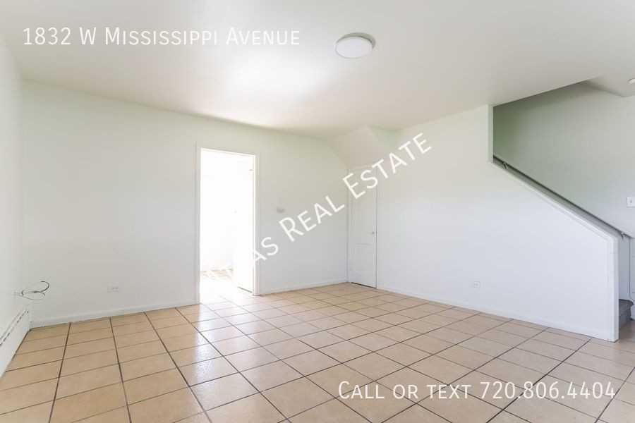 1832 W Mississippi Ave - Photo 2 of 9