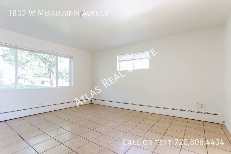 1832 W Mississippi Ave - Photo 3 of 9