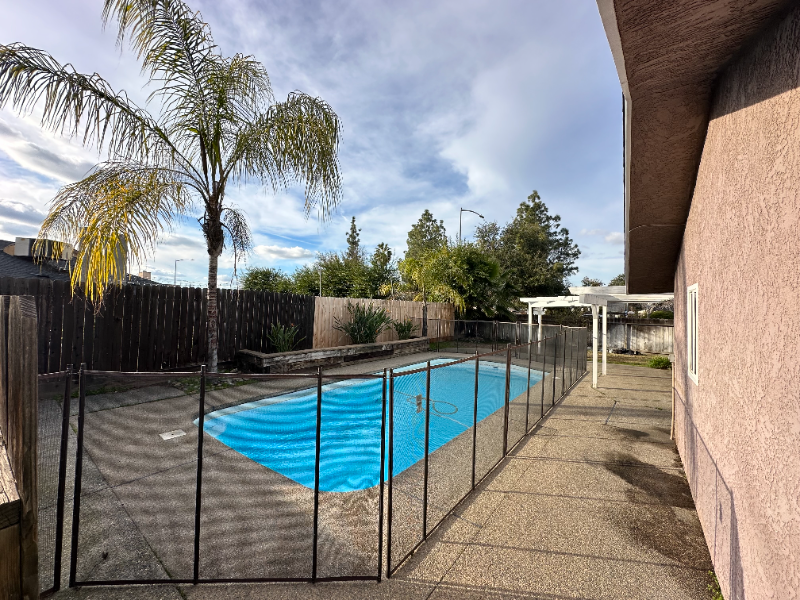 1 A 3/2 W/Pool Near Fowler/Ashlan - Photo 2 of 15