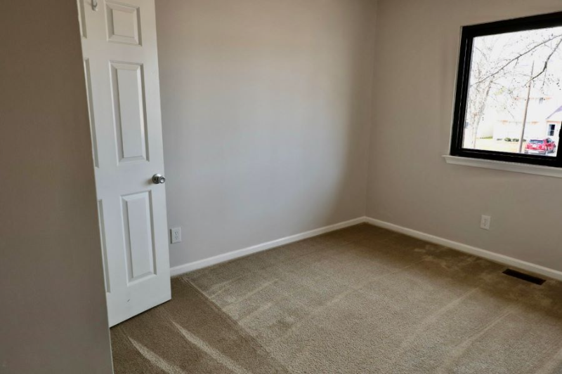 1444 Bridle Creek Blvd - Photo 4 of 18