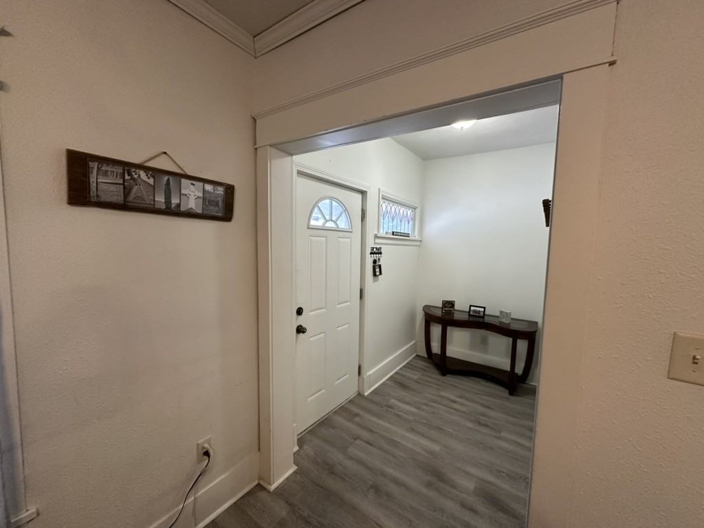 919 Avenue D #NA - Photo 3 of 22