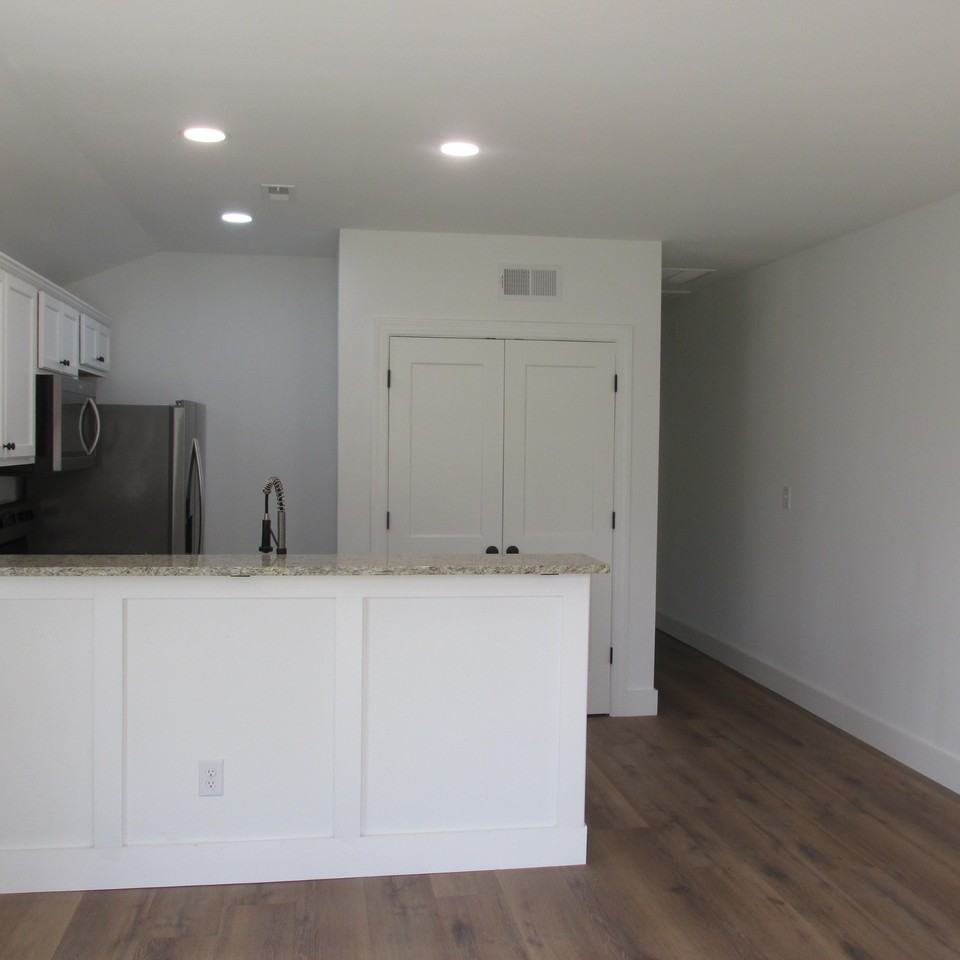 Wilkins Ln #406 - Photo 5 of 16