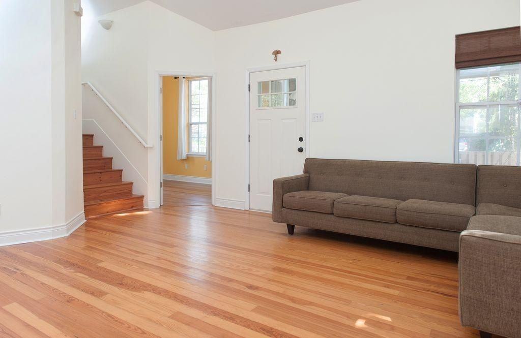 707 W 35th St #NA - Photo 4 of 25