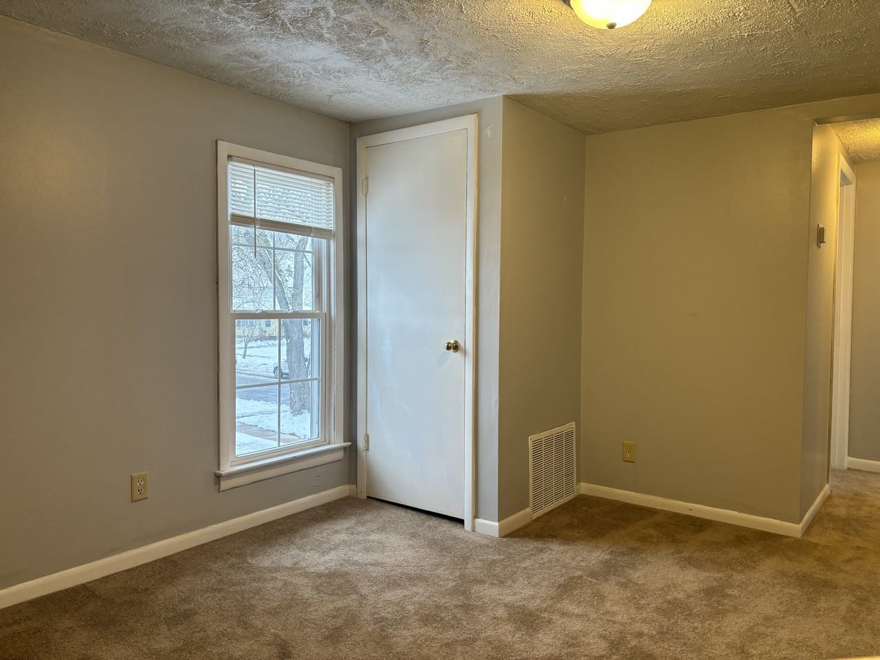 134 N Madison St #2 - Photo 5 of 18