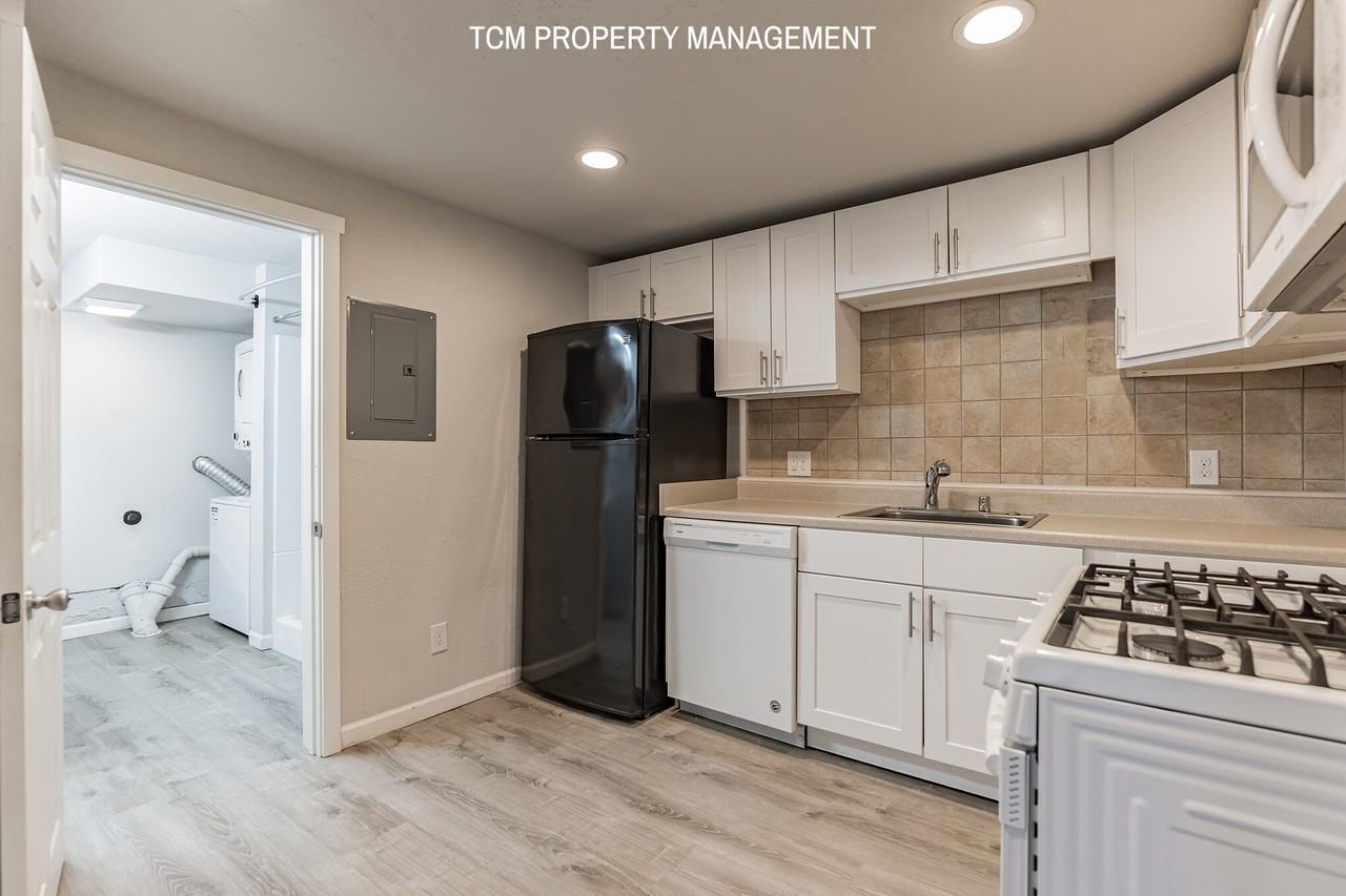 2524 Chestnut St #5 - Photo 6 of 17