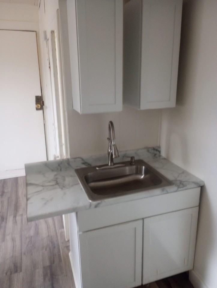 521 9th St #521 - Photo 4 of 8