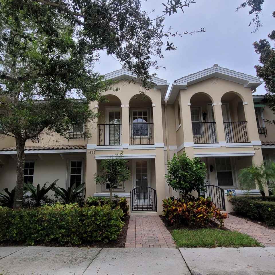 1635 W Frederick Small Rd - Photo 2 of 50