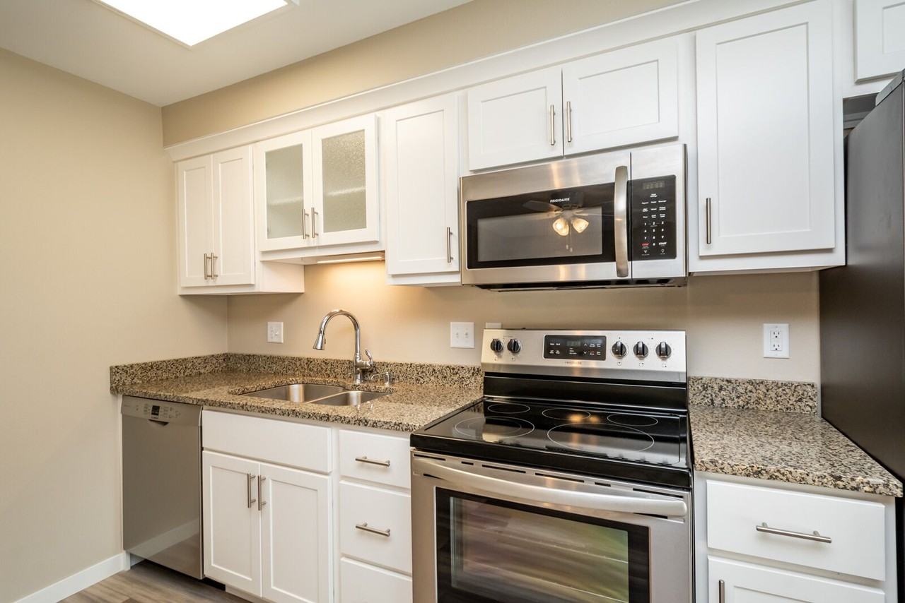 199 6th St #10 - Photo 3 of 13