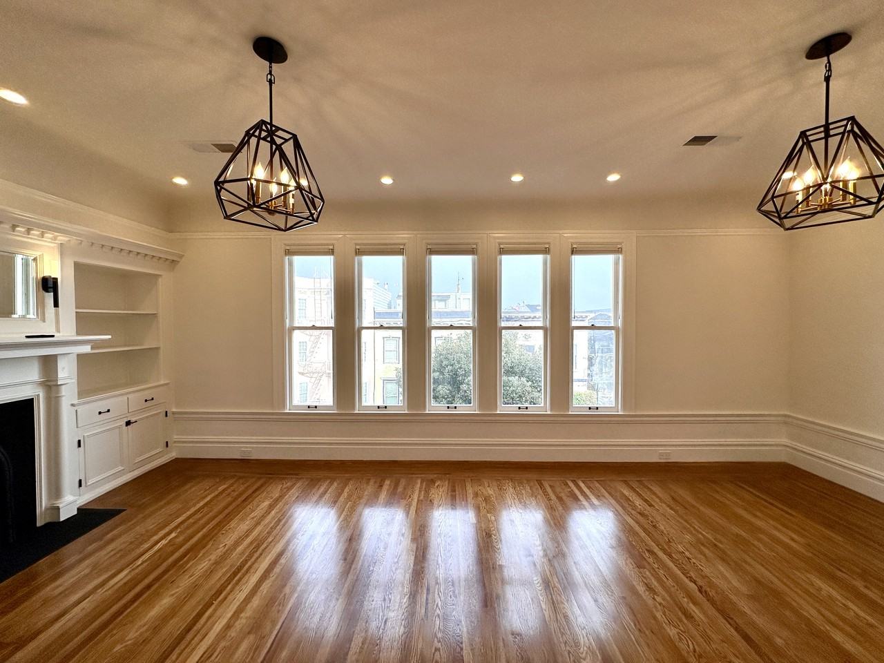 2055 Green Street - Photo 3 of 56