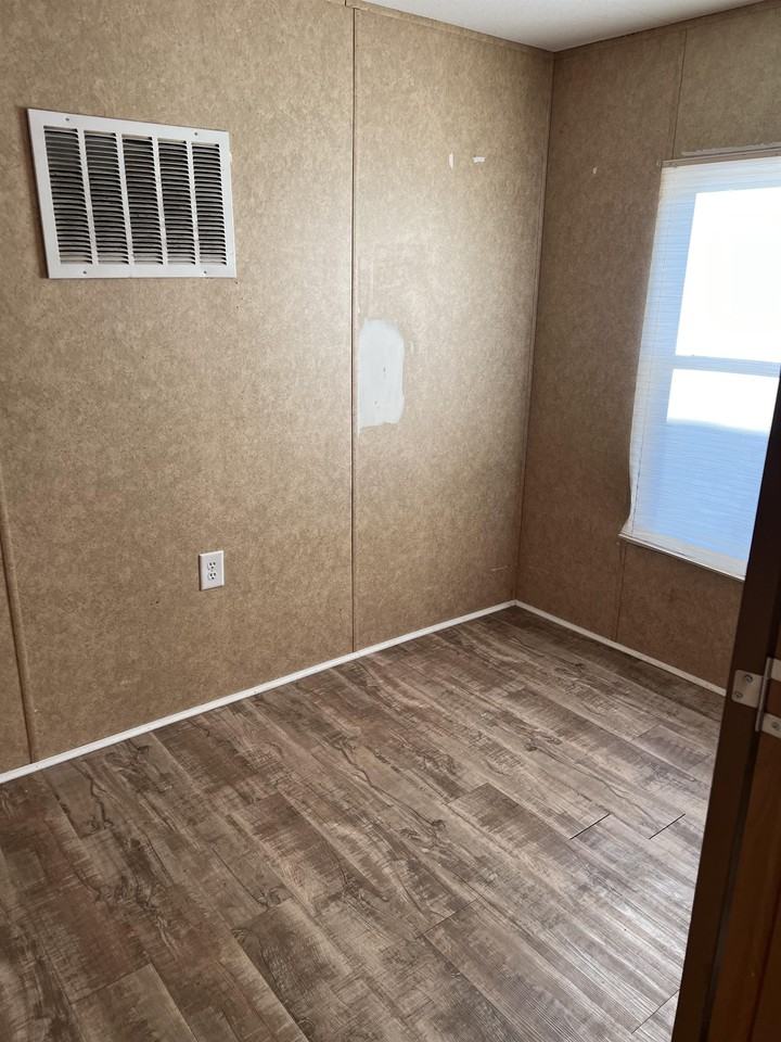 506 33rd Ave Nw - Photo 2 of 7