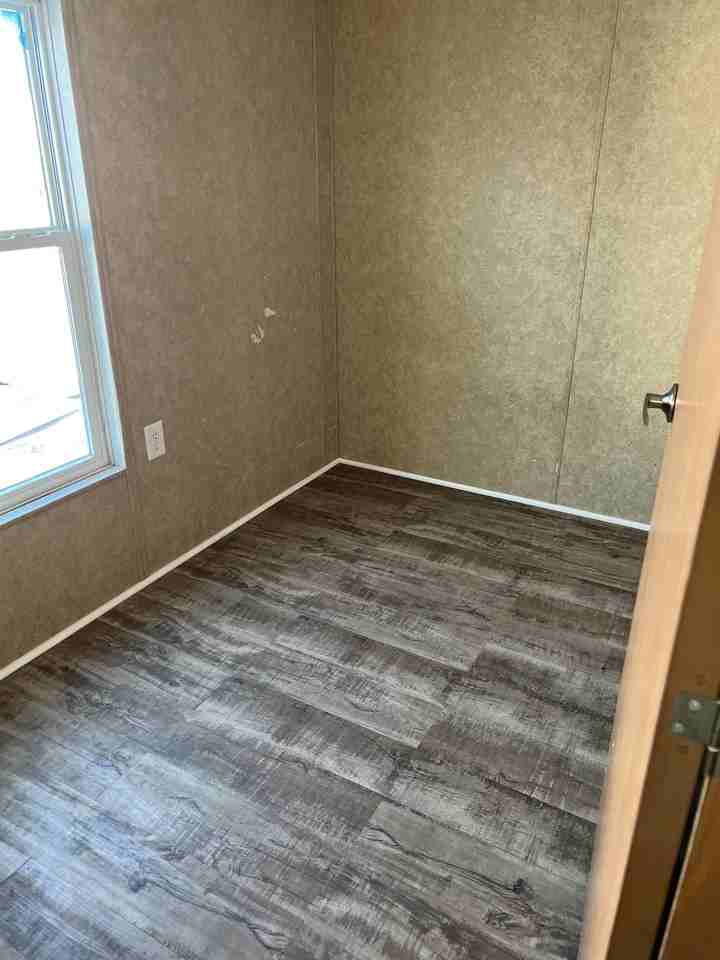 506 33rd Ave Nw - Photo 5 of 7