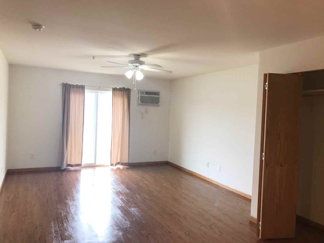 1875 W Pine St #321 - Photo 3 of 8