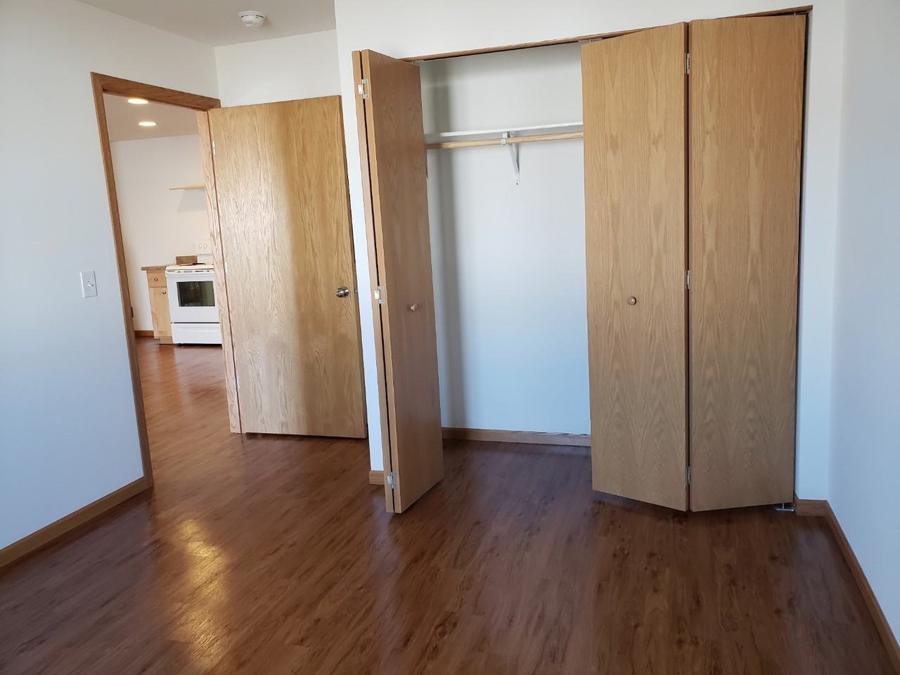 1875 W Pine St #321 - Photo 6 of 8