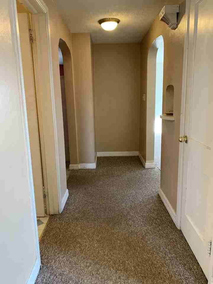 111 1/2 W 37th St #2 - Photo 4 of 7