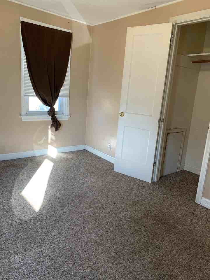 111 1/2 W 37th St #2 - Photo 6 of 7