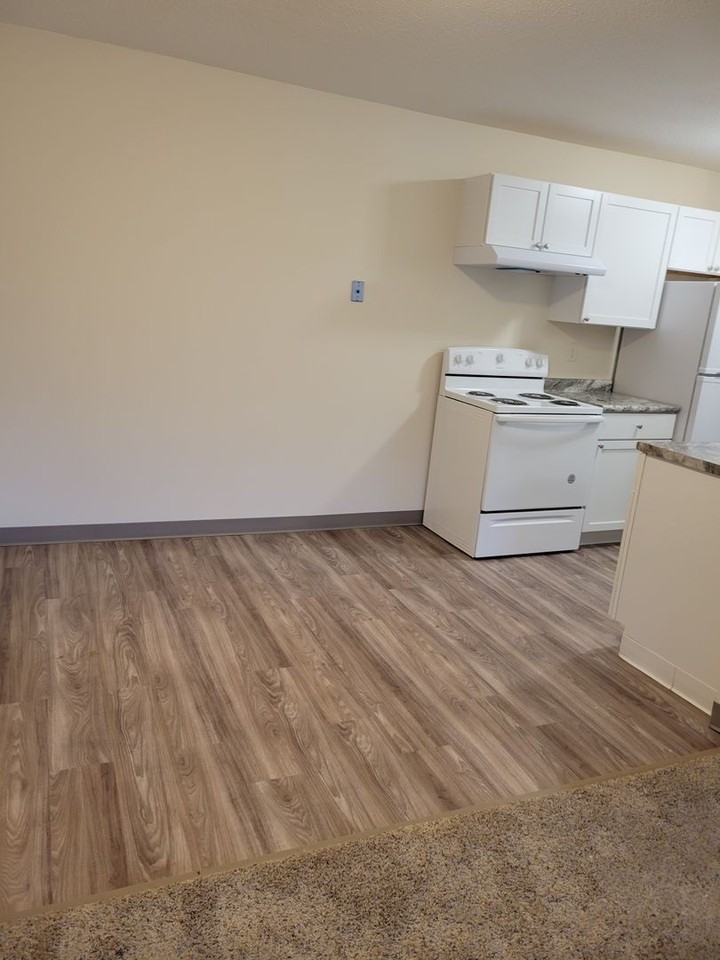Edgecliff Apartments - Photo 6 of 18