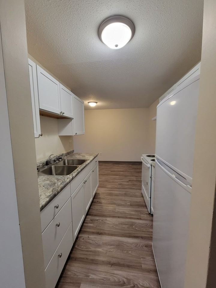 Edgecliff Apartments - Photo 7 of 18
