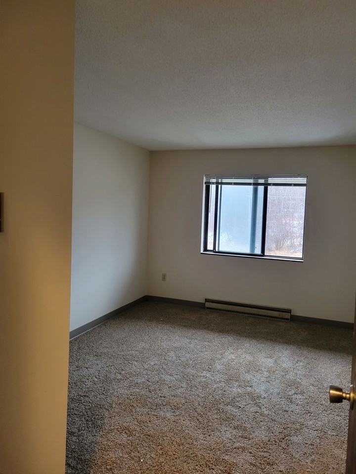 Edgecliff Apartments - Photo 5 of 18