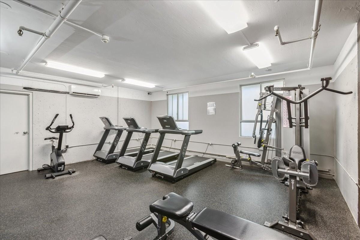 200 Sandringham Crescent #512 - Photo 2 of 3