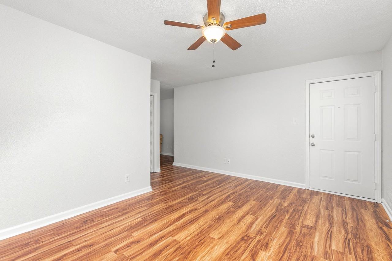 Emerald Court / Diamond Square - Photo 5 of 33