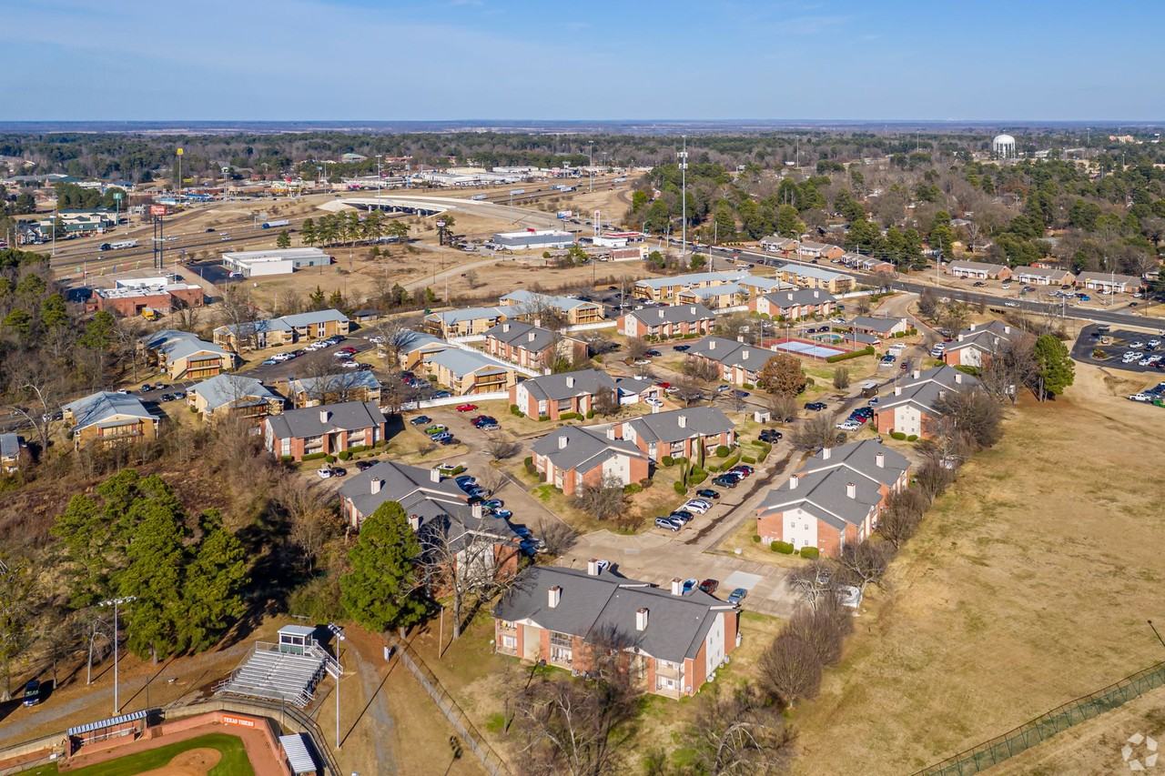 Summerhill Woods Apartments 4501 Summerhill Rd, Texarkana, TX 75503